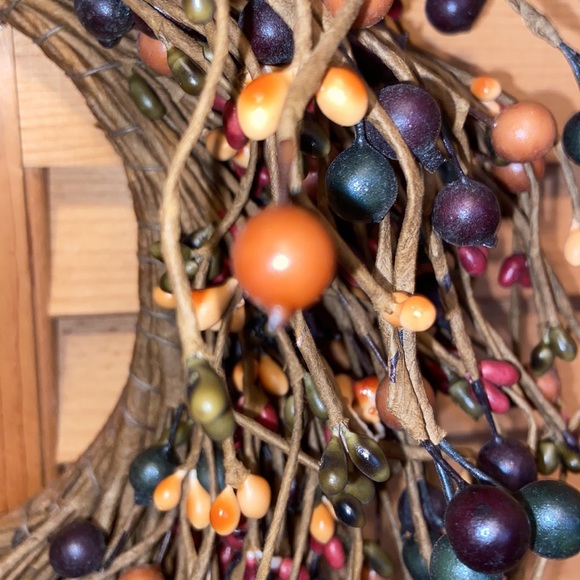 PRETTY BERRY CANDLE RING! - Picture 2 of 3